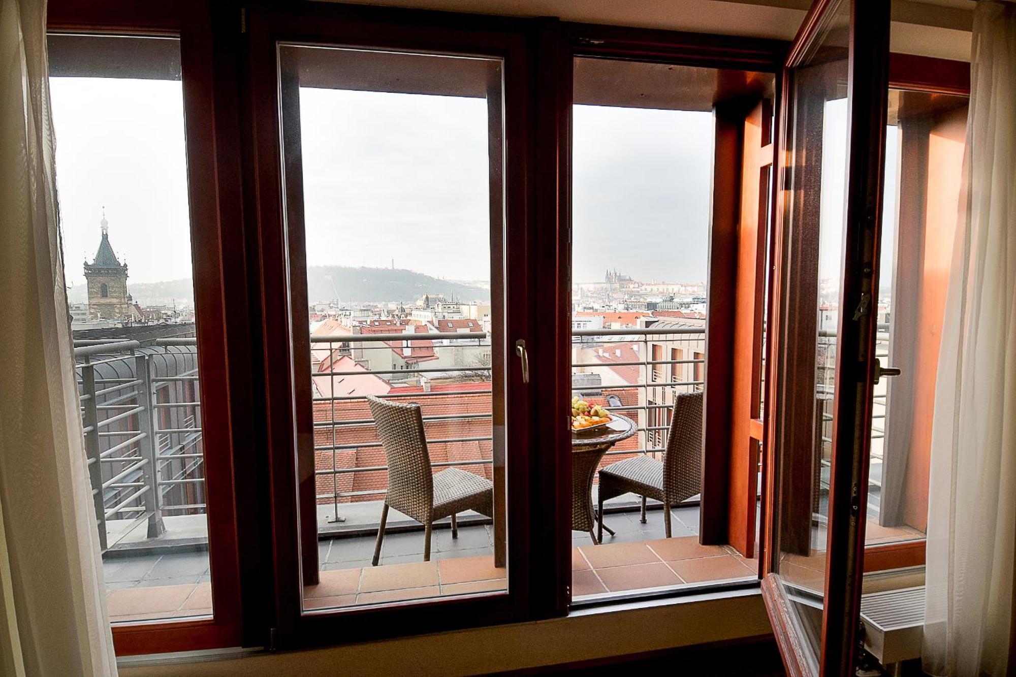 Deluxe Double Room with Castle View