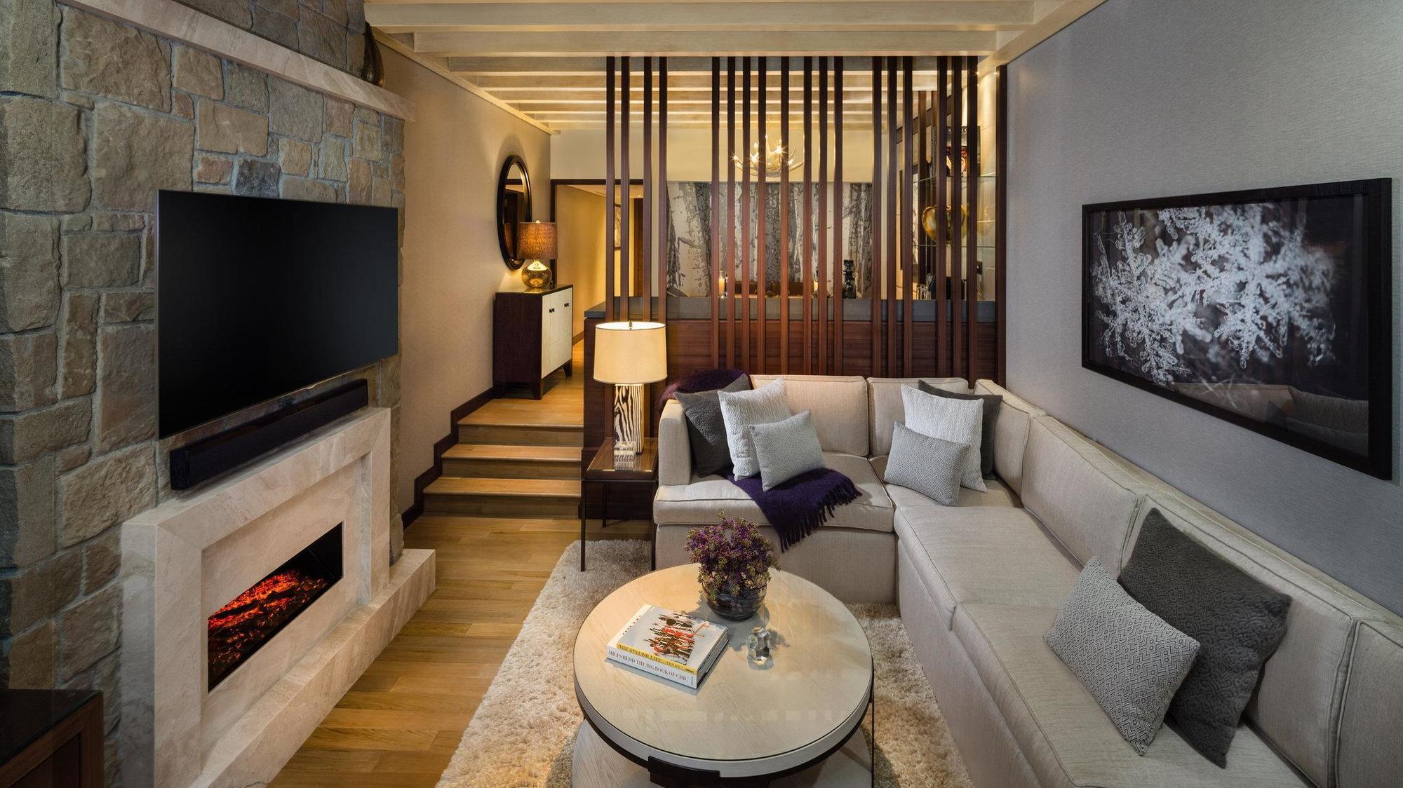 Duplex Aspen Ski Chalet Access to Snow Park Ski Dubai 2 Private Butler Lounge Access including Afternoon Tea Evening Cocktail Hours Soft Refreshments & Canapes,369519721:JPEG