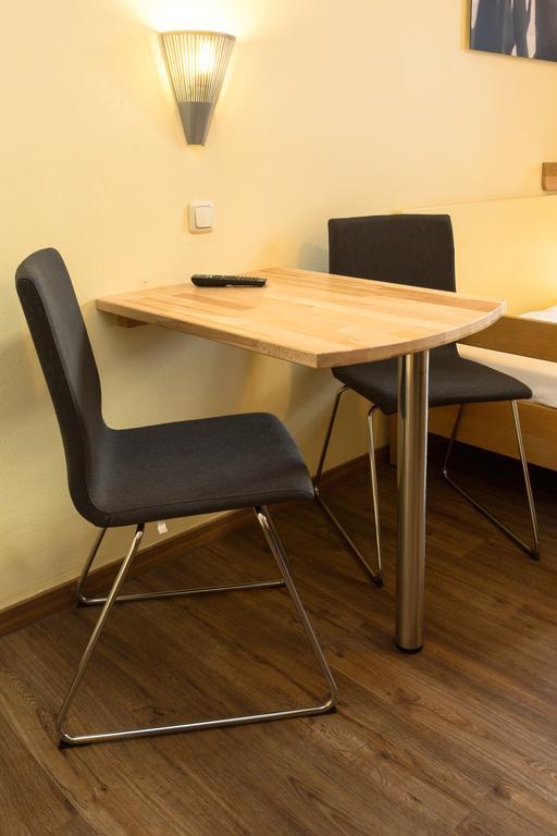Chambre Simple avec Salle de Bains Commune