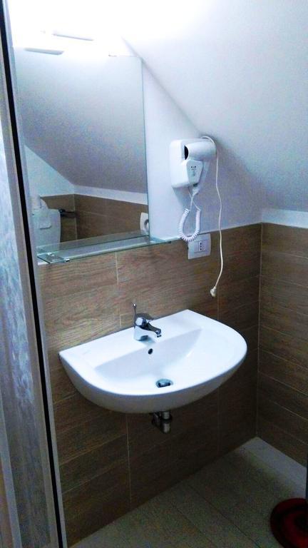 Camera Matrimoniale con Bagno Privato