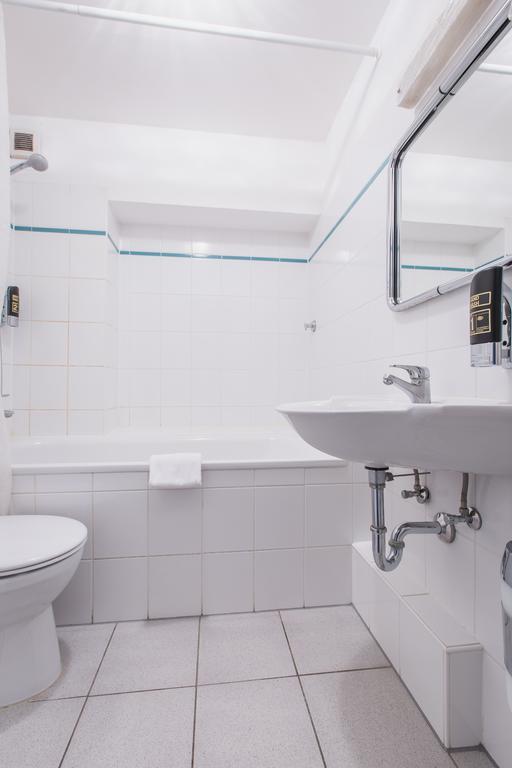 Single Room,1713392949:JPEG