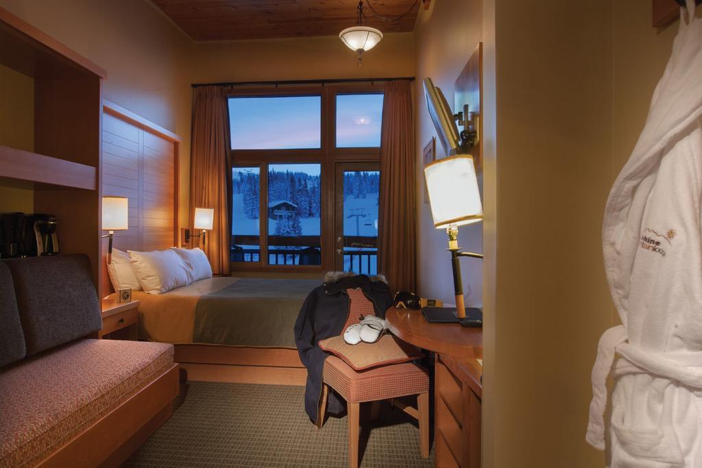 Habitación Deluxe con cama grande, balcón y vistas a la montaña