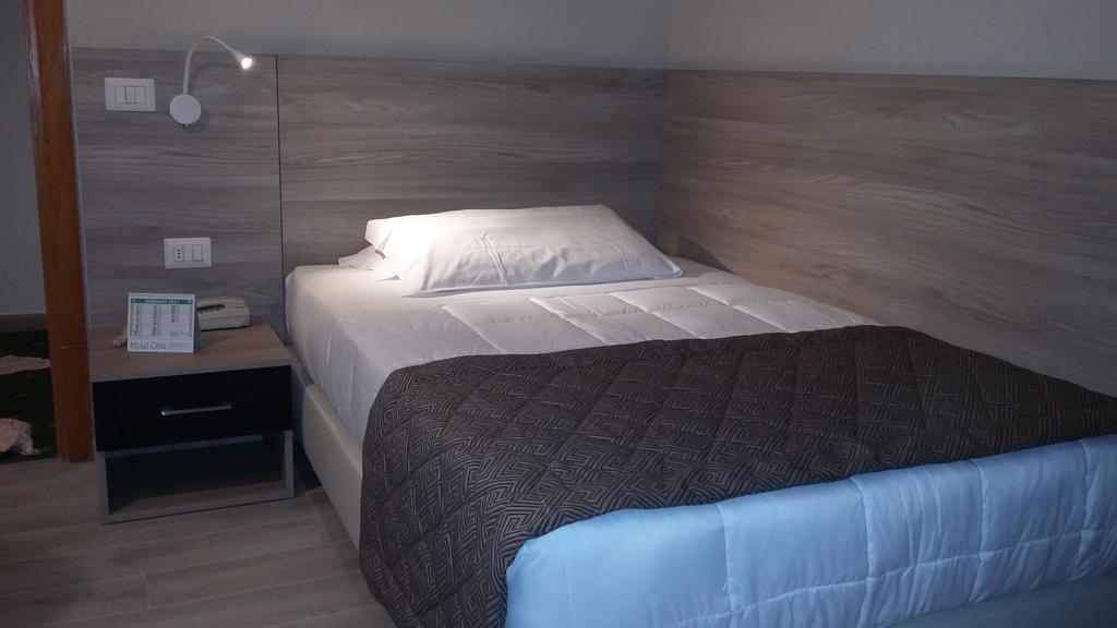 Single Room,396077817:JPEG