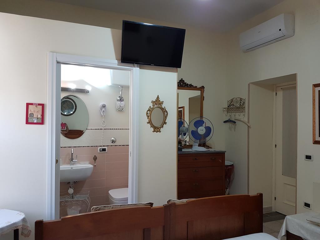 Double or Twin Room Private Bathroom