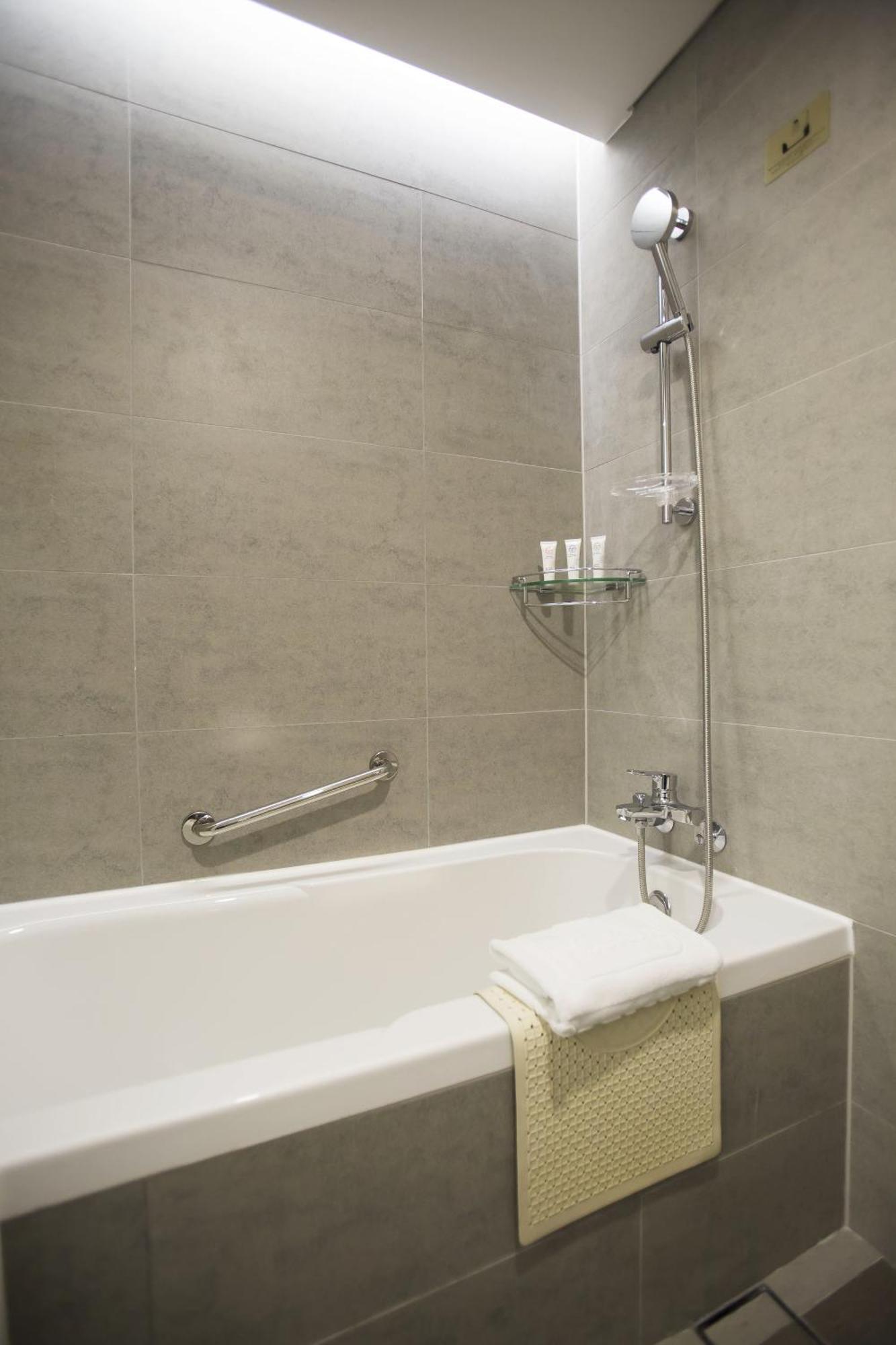 Quarto Família com 2 Camas de Solteiro