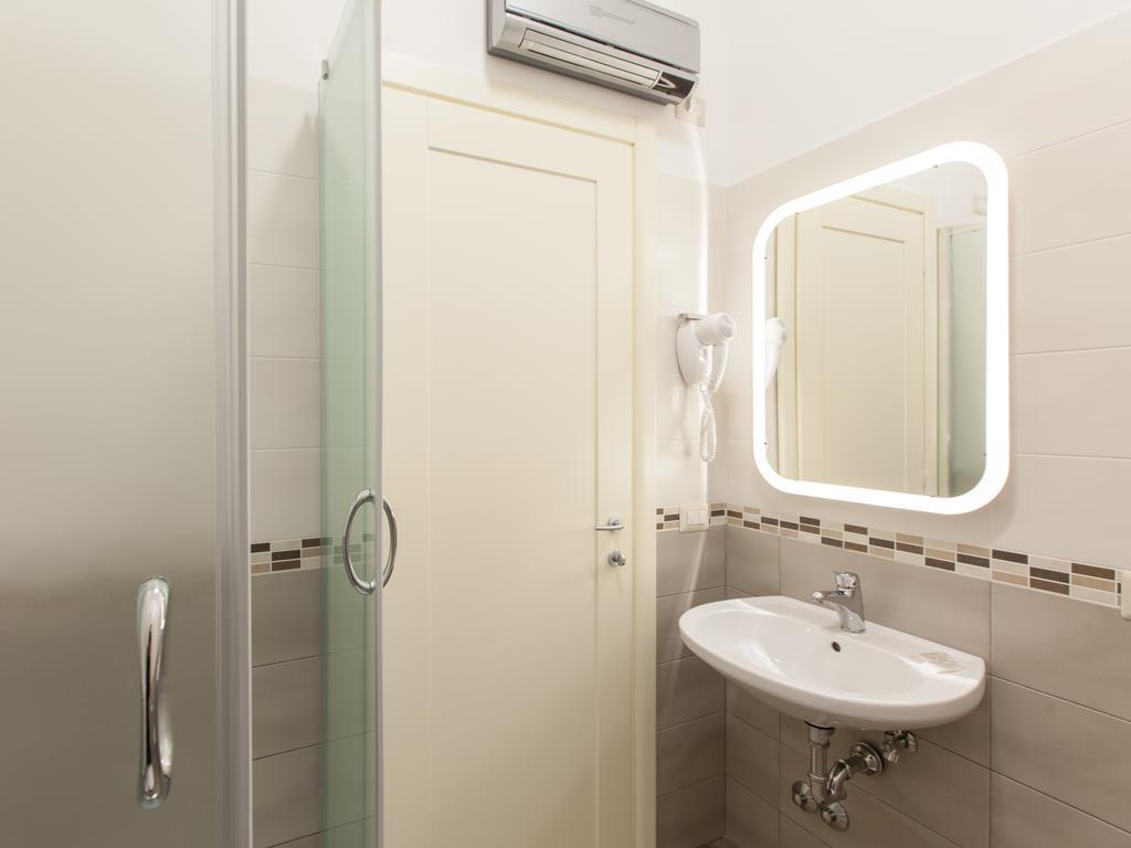 Single Room Private Bathroom