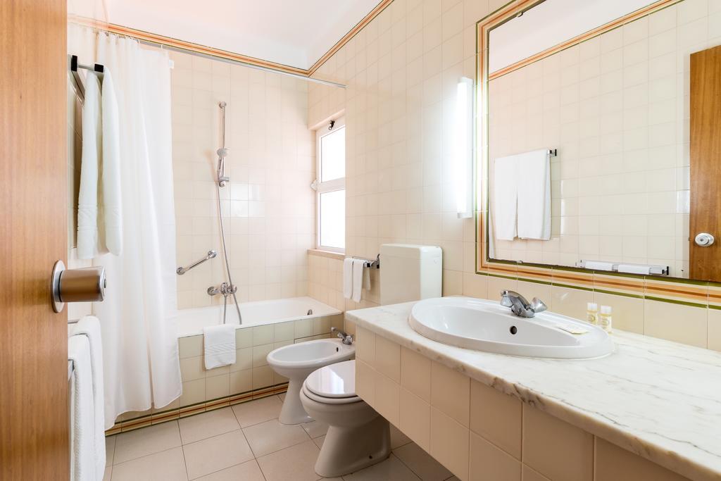 Apartamento de 1 dormitorio con vistas a la piscina