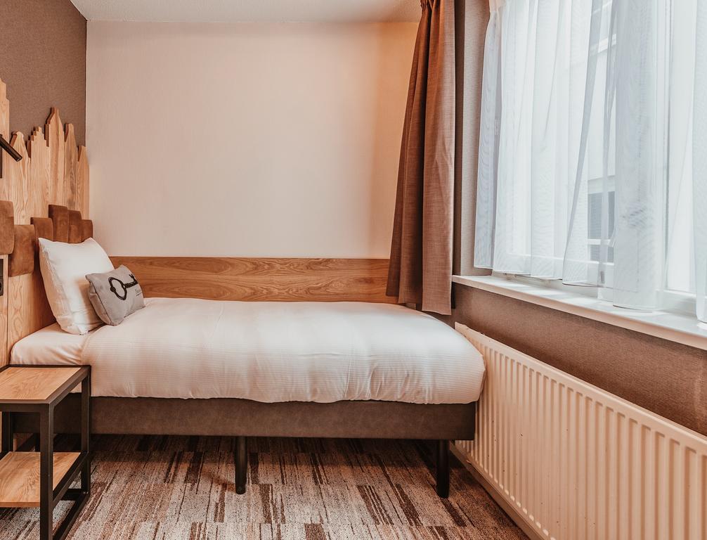 Single Room with Private External Bathroom,710343109:JPEG