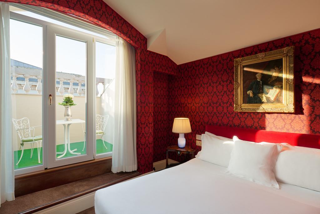 Deluxe Double or Twin Room,445385106:JPEG