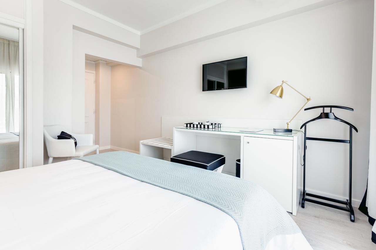 Quarto Familiar (2 Adultos + 1 Criança)