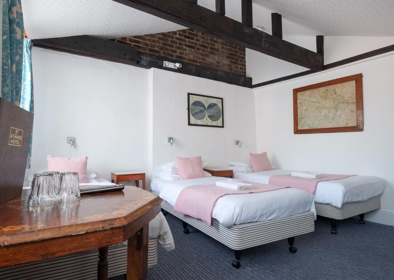 Top Floor Triple Room with Shared Bathroom,821772515:JPEG