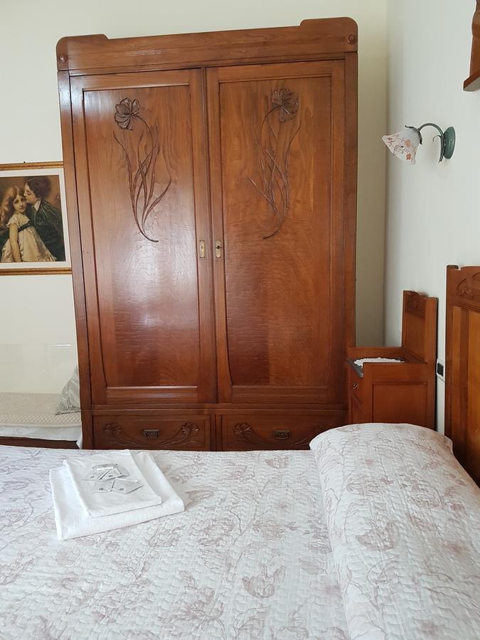Double or Twin Room Private Bathroom