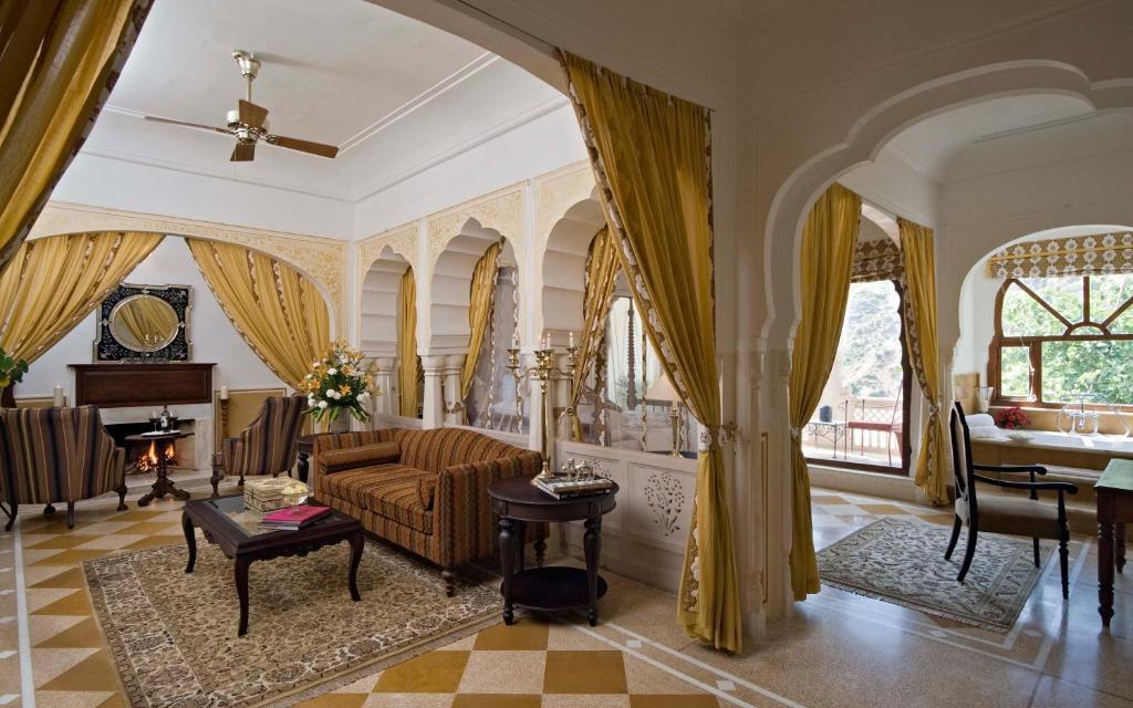 Royal Suite,681711384:JPEG