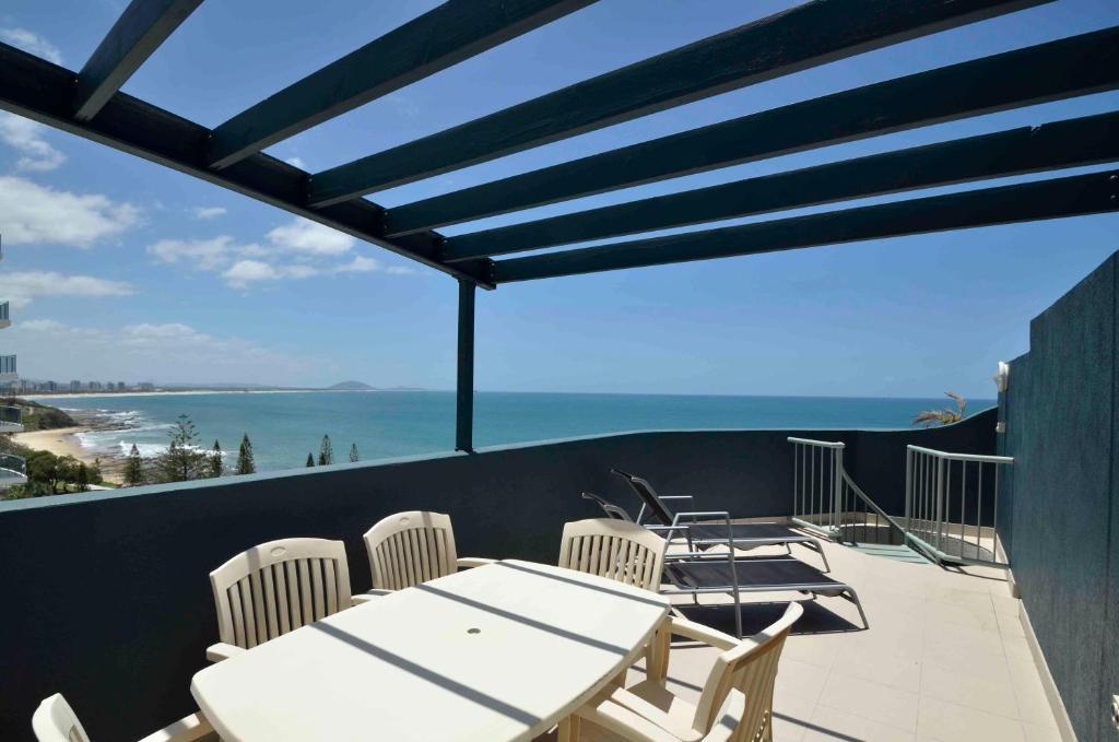 Two-Bedroom Ocean View Apartment with Rooftop,257016889:JPEG