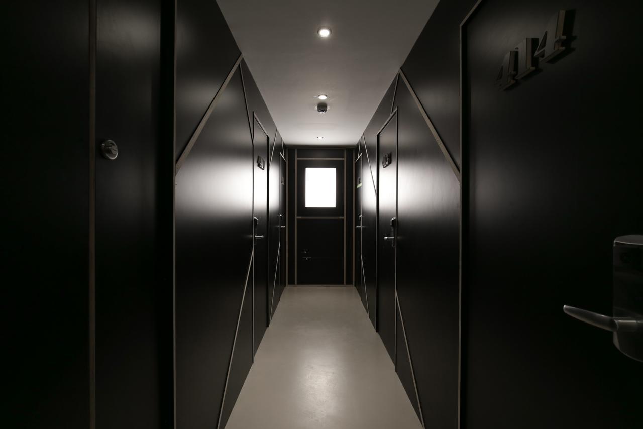 Kleine Eenpersoonskamer met Gedeelde Badkamer