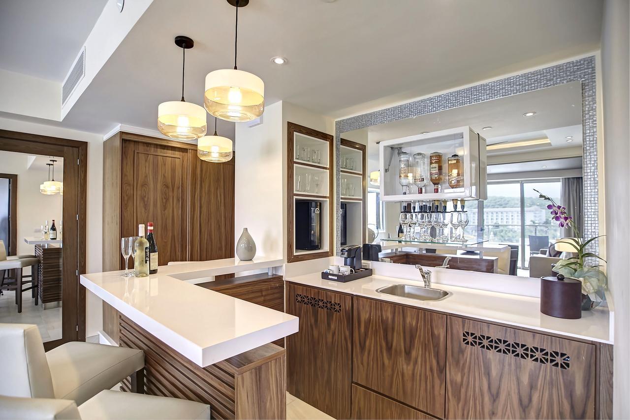 Hébergement Présidentiel 1 Chambre Luxe Club Diamond - Accès Piscine Direct