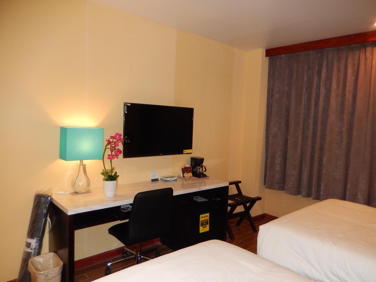 Quarto Duplo com 2 Camas de Casal - Não Fumantes