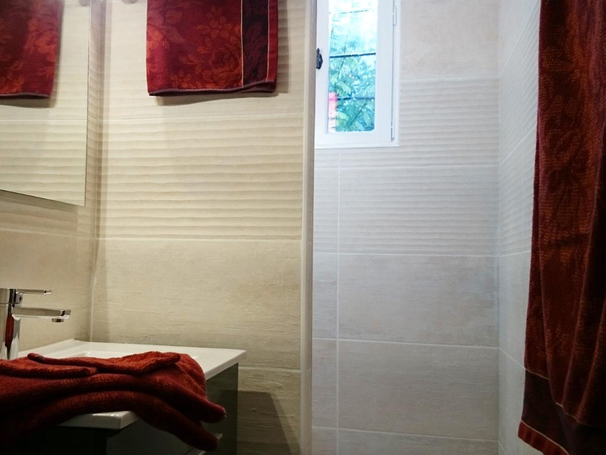 Tweepersoonskamer met 1 of 2 Bedden en Gedeelde Badkamer