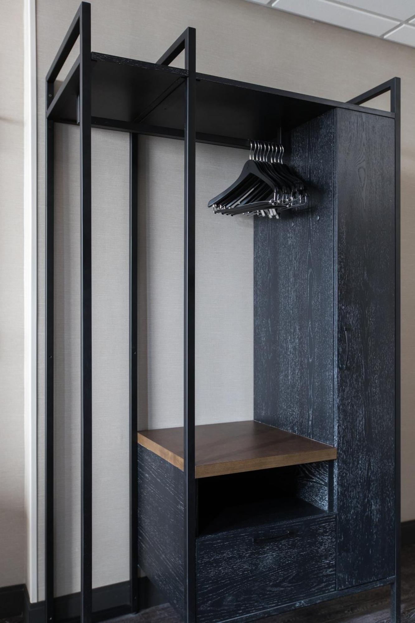 Deluxe King,557990442:JPEG