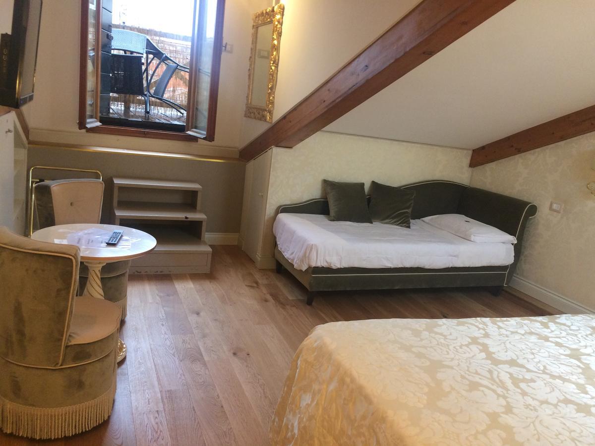 Luxury Triple Room