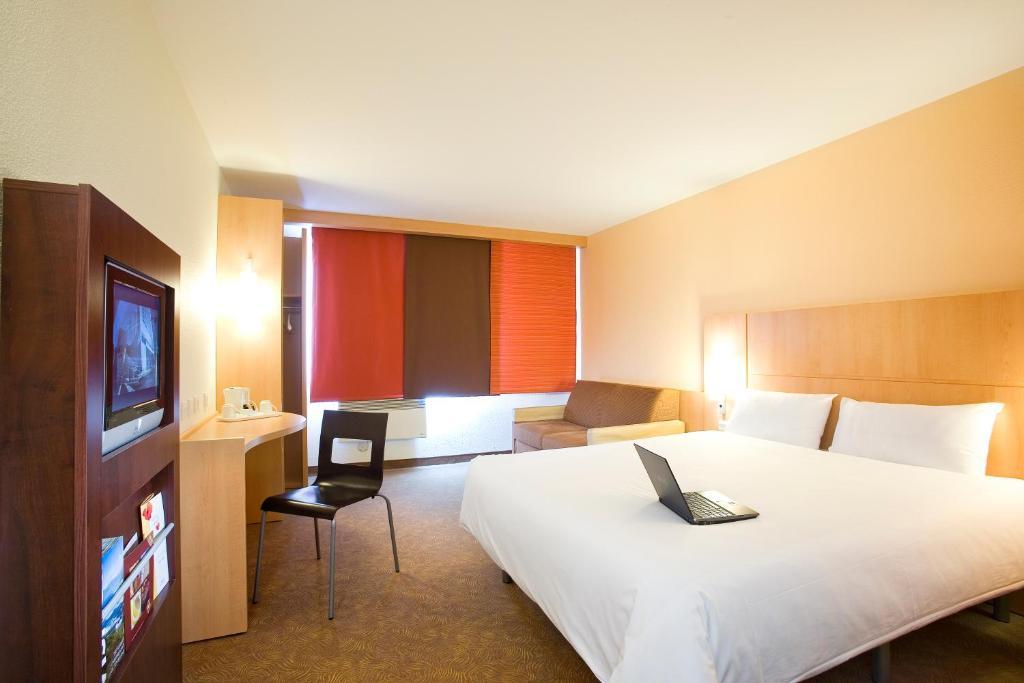 Quarto com 2 Camas de Solteiro