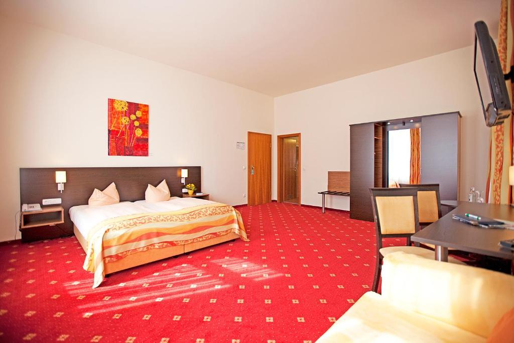 Business Double Room with Extra Bed,830191088:JPEG