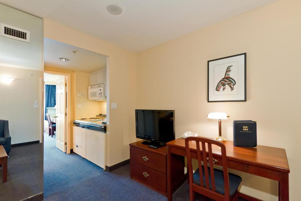 Deluxe Suite with Two Double Beds,61423198:JPEG