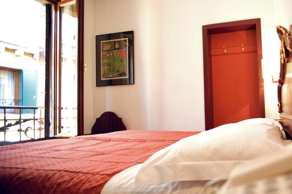 Double or Twin Room,766997962:JPEG