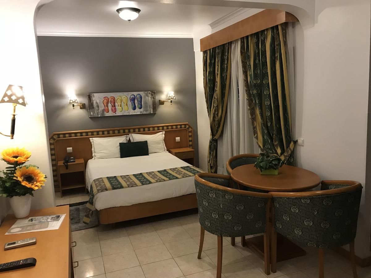 Quarto Familiar com Banheira