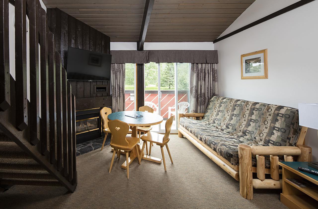 Loft Suite Queen Two Doubles