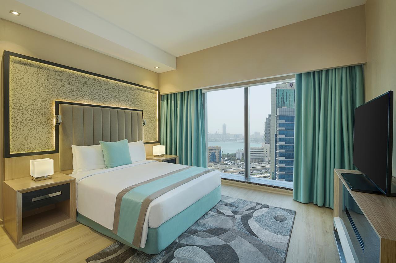 Deluxe King Room - Non-Smoking