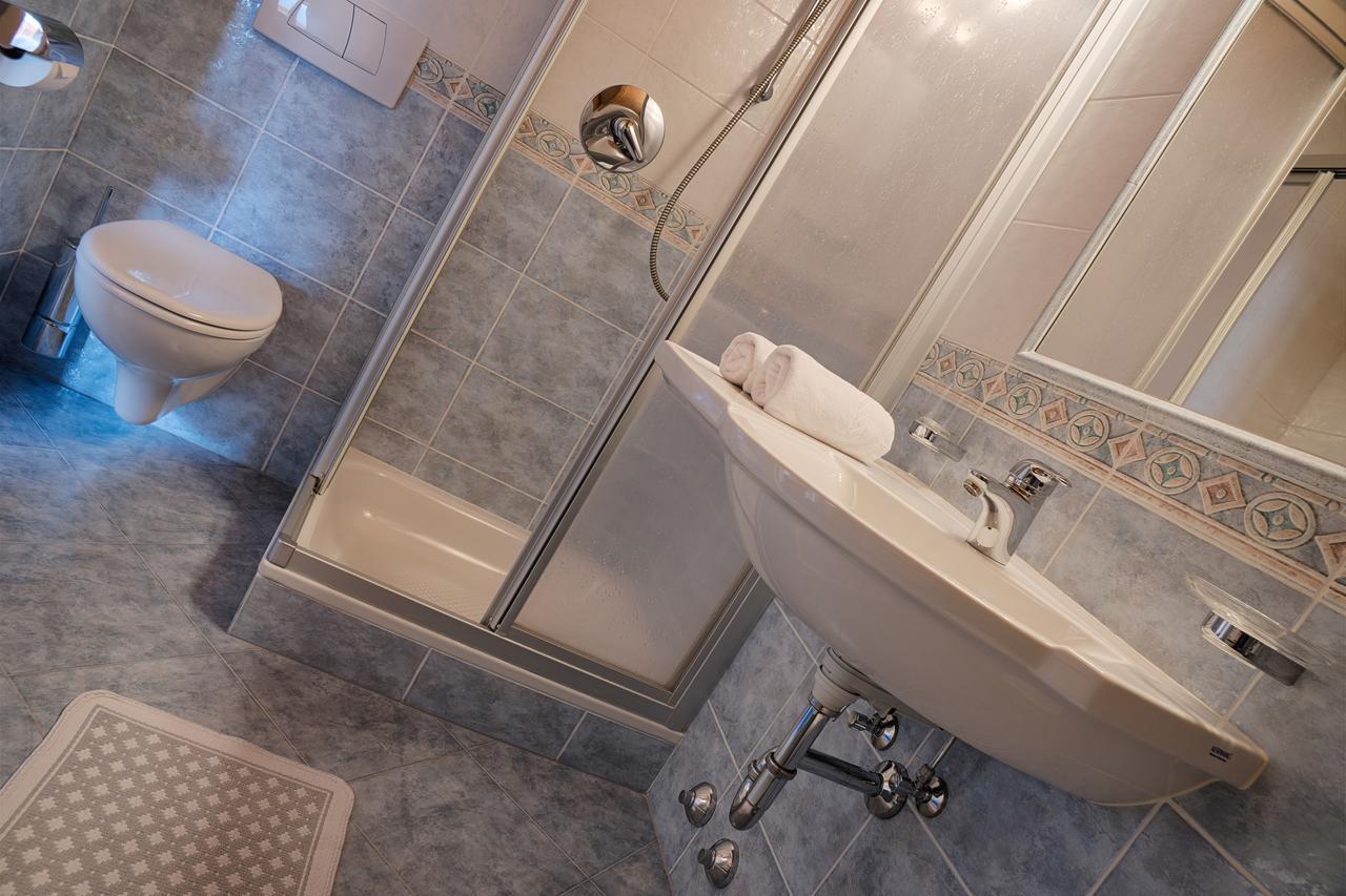 Standard Family Room,635624430:JPEG