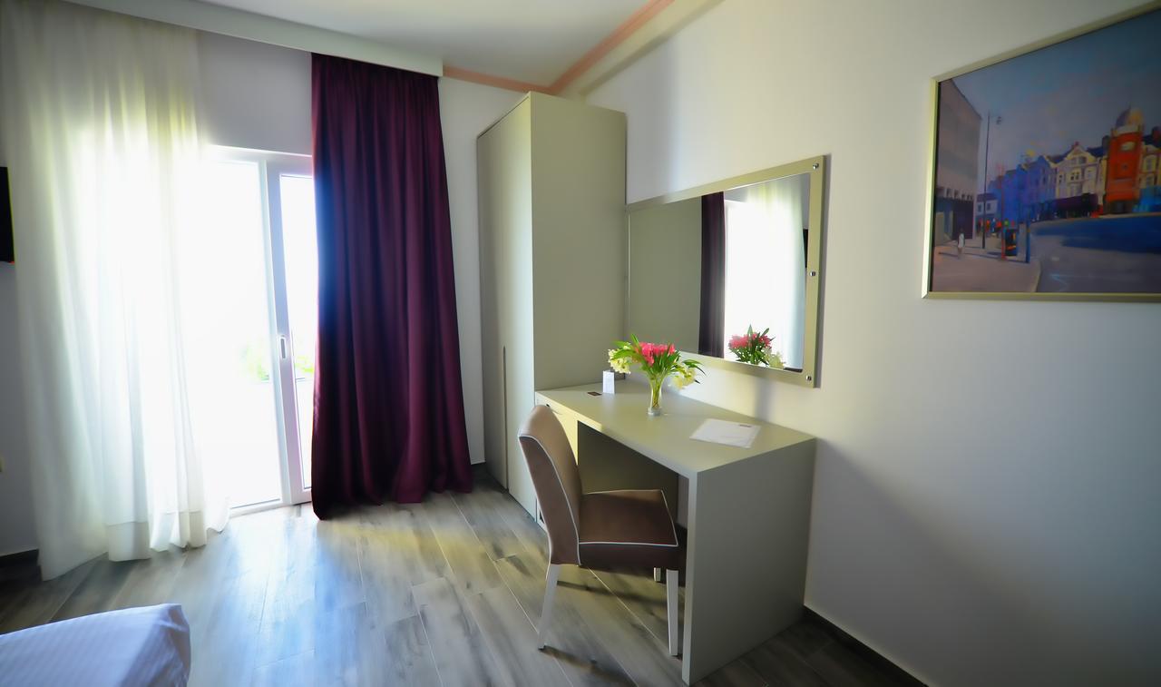 Chambre d'Angle Double - Vue sur Mer