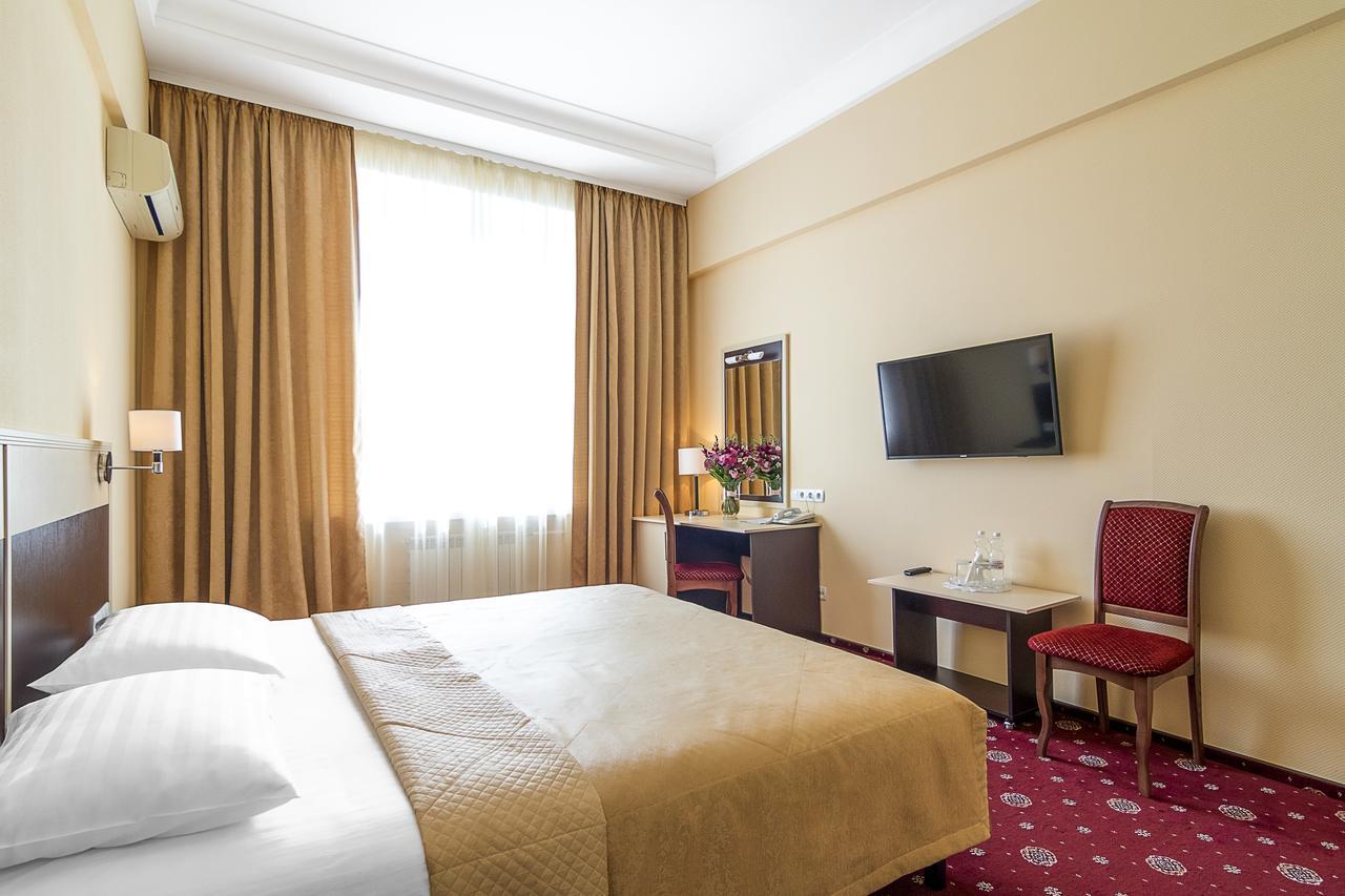Standard Double Room,640768437:JPEG