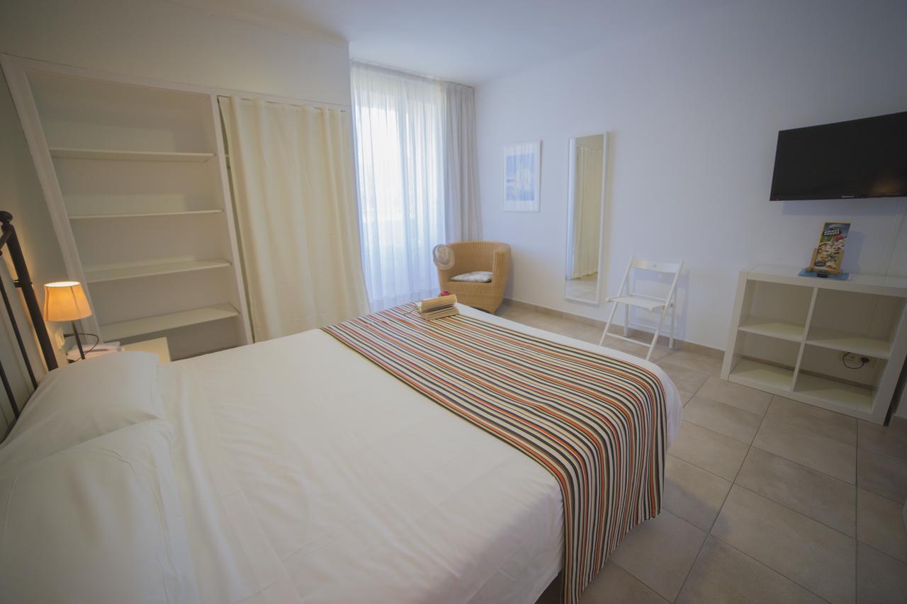 Double or Twin Room,654375456:JPEG