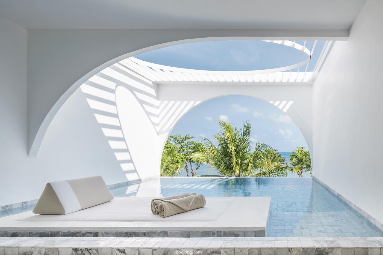 Suite Fronte Oceano con Piscina e Balcone
