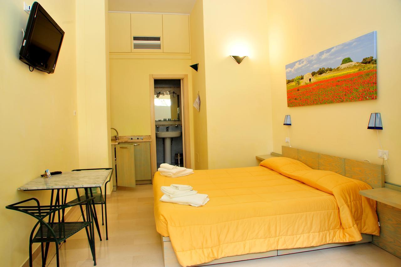 Double or Twin Room Kitchenette
