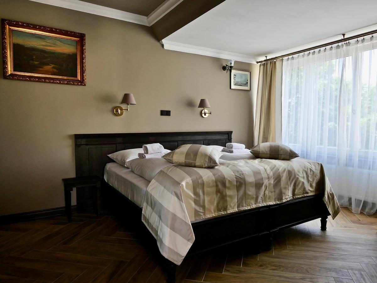 Family Room,665849853:JPEG