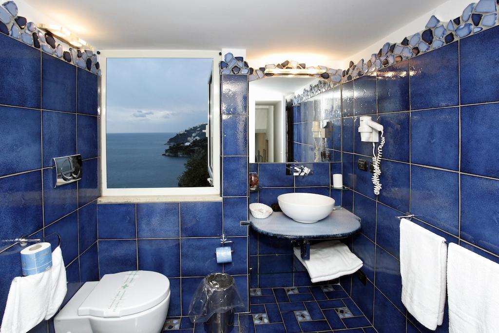 Junior Suite met Uitzicht op Zee en een Bubbelbad
