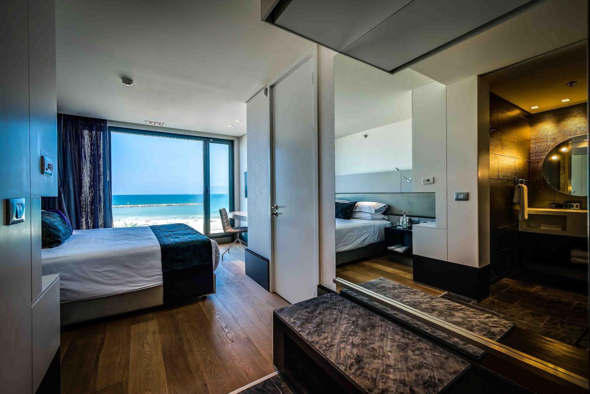 Mini Suite - Lounge Access,676692081:JPEG
