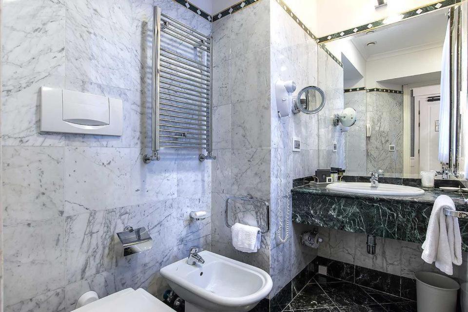 Standard Single Room,682135920:JPEG