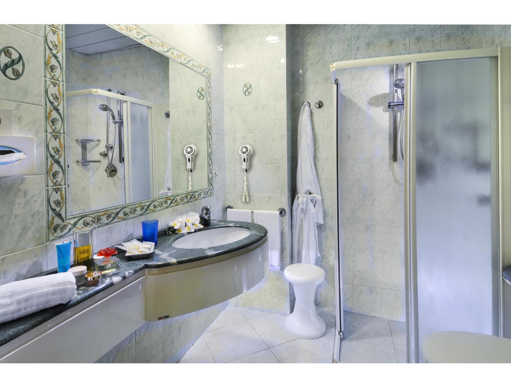 Double or Twin Room with Garden View,738247951:JPEG