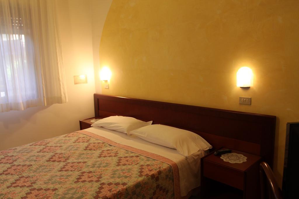Economy Double Room,710717443:JPEG