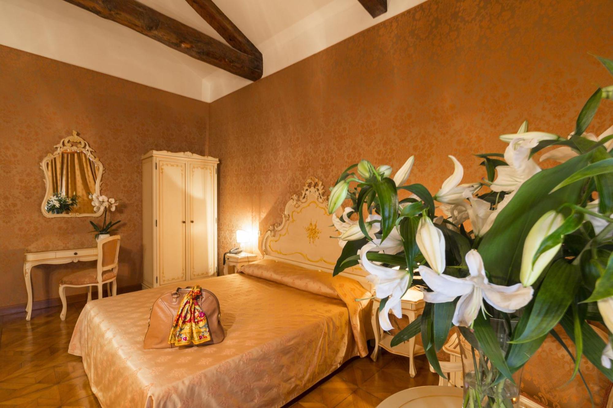 Junior Suite con Vista Canale