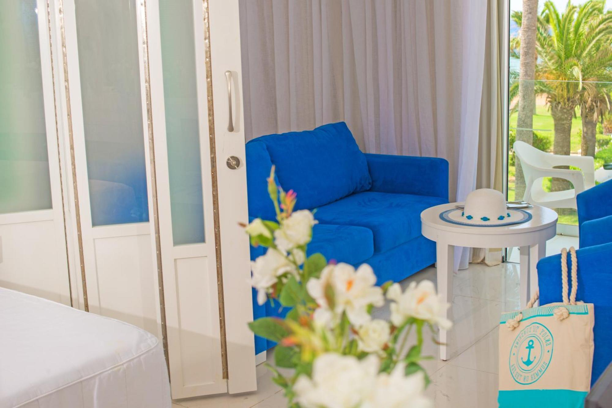 Chambre Familiale - Vue sur Piscine