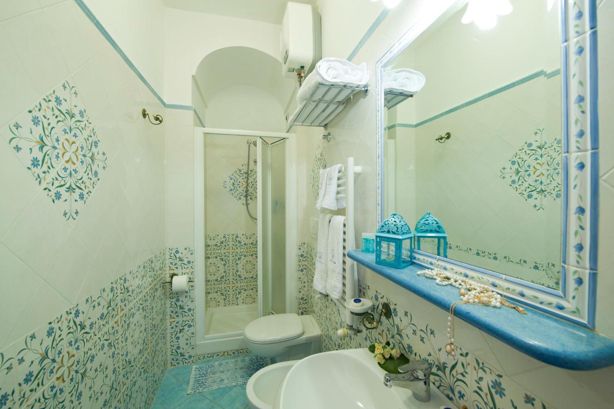 Quarto Duplo com Varanda e Vista do Mar