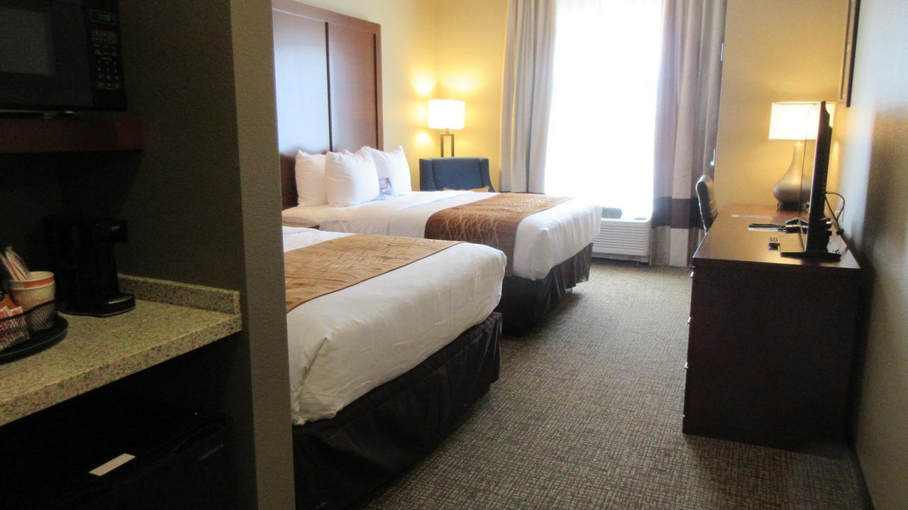 Queen Room Two Queen Beds Non-Smoking