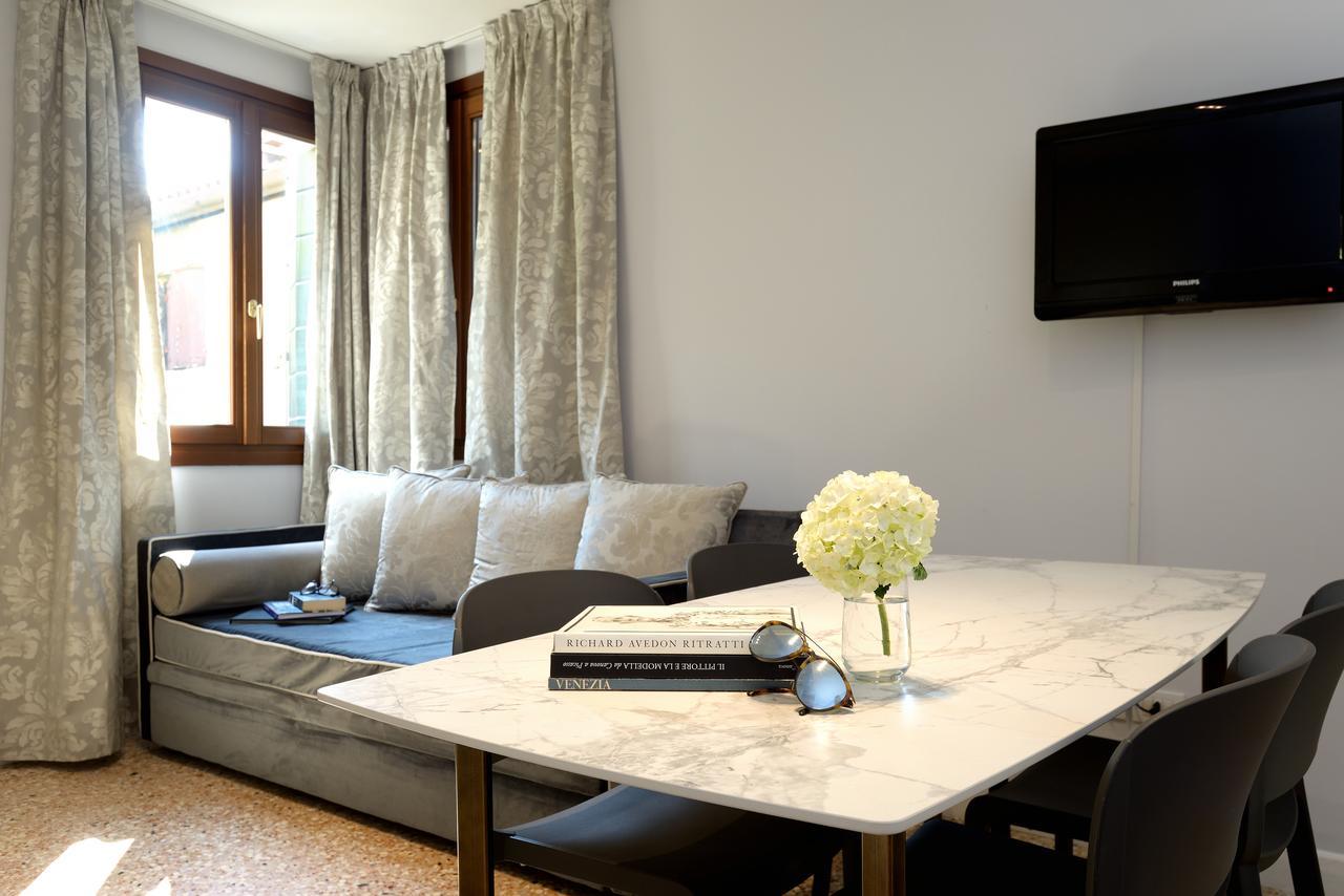 One-Bedroom Apartment Terrace,696791196:JPEG