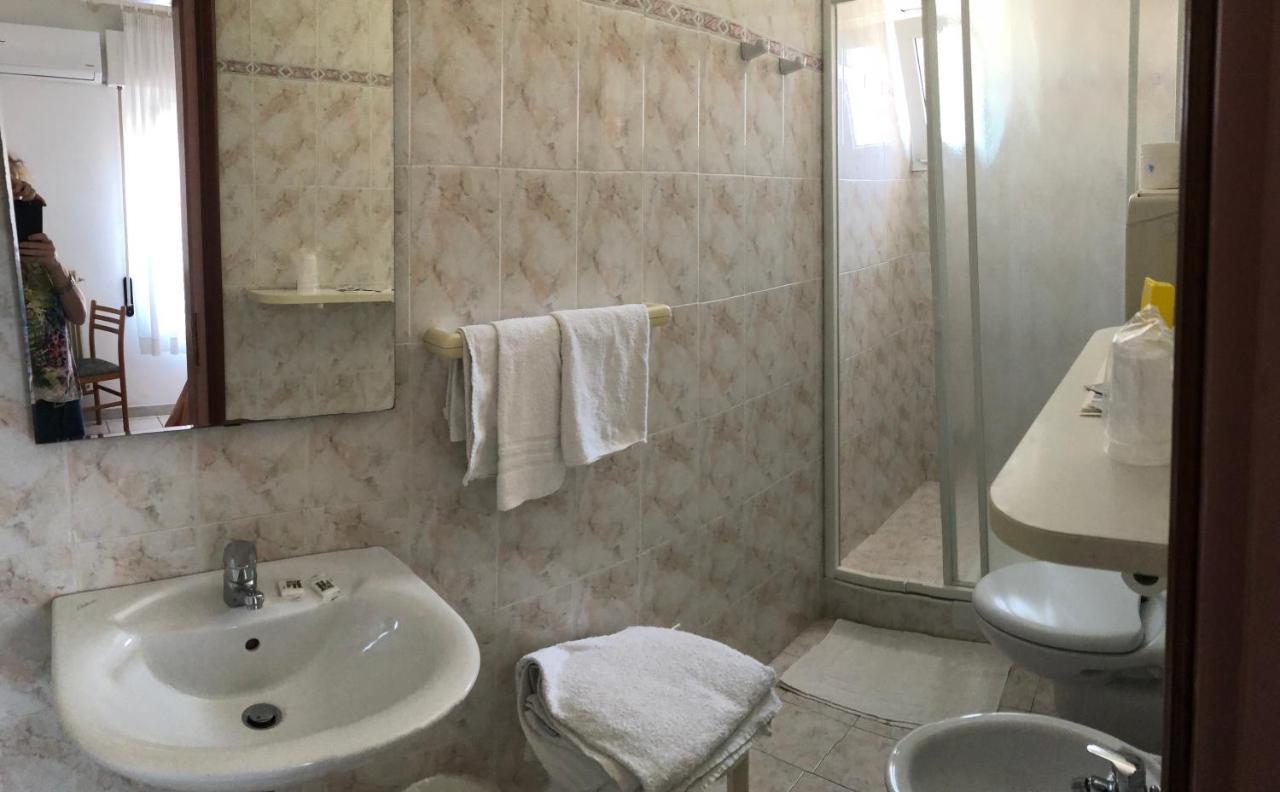 Small Double Economy Room,697244250:JPEG