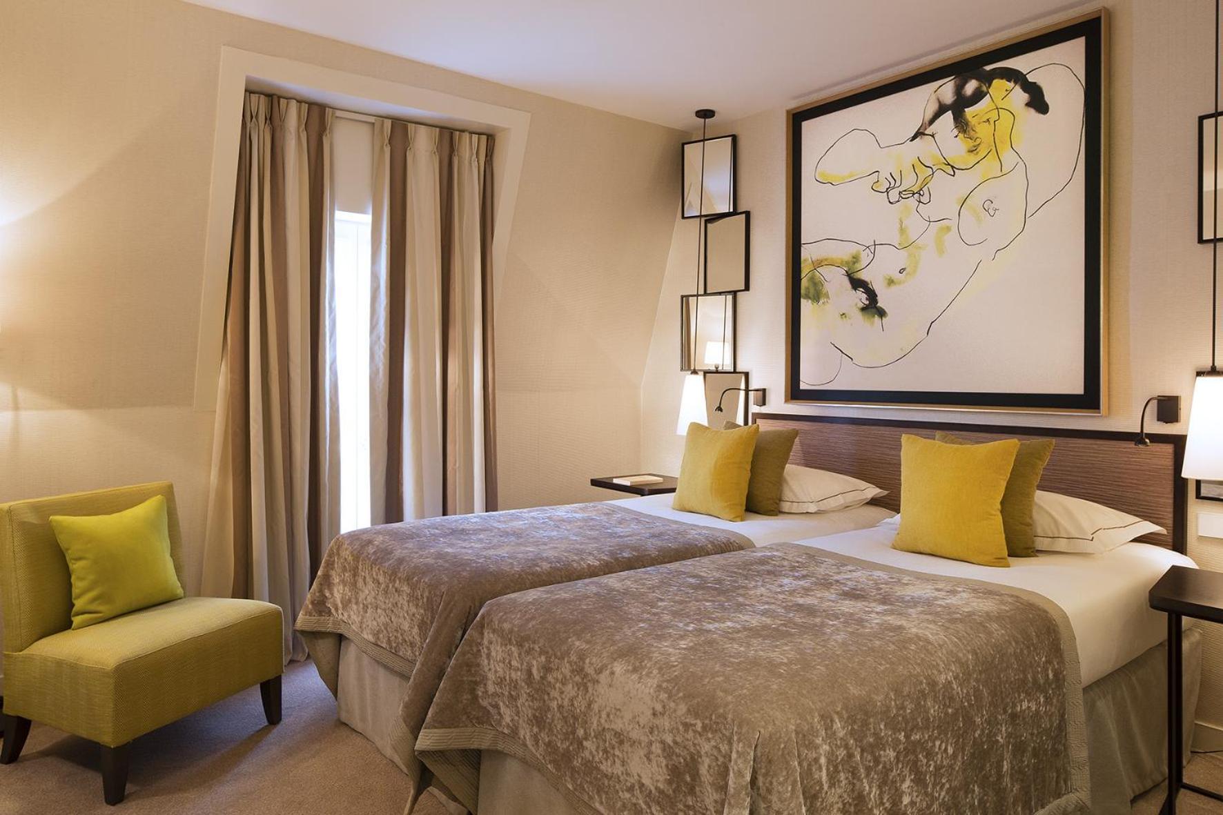 Quarto Superior com Cama de Casal ou 2 de Solteiro